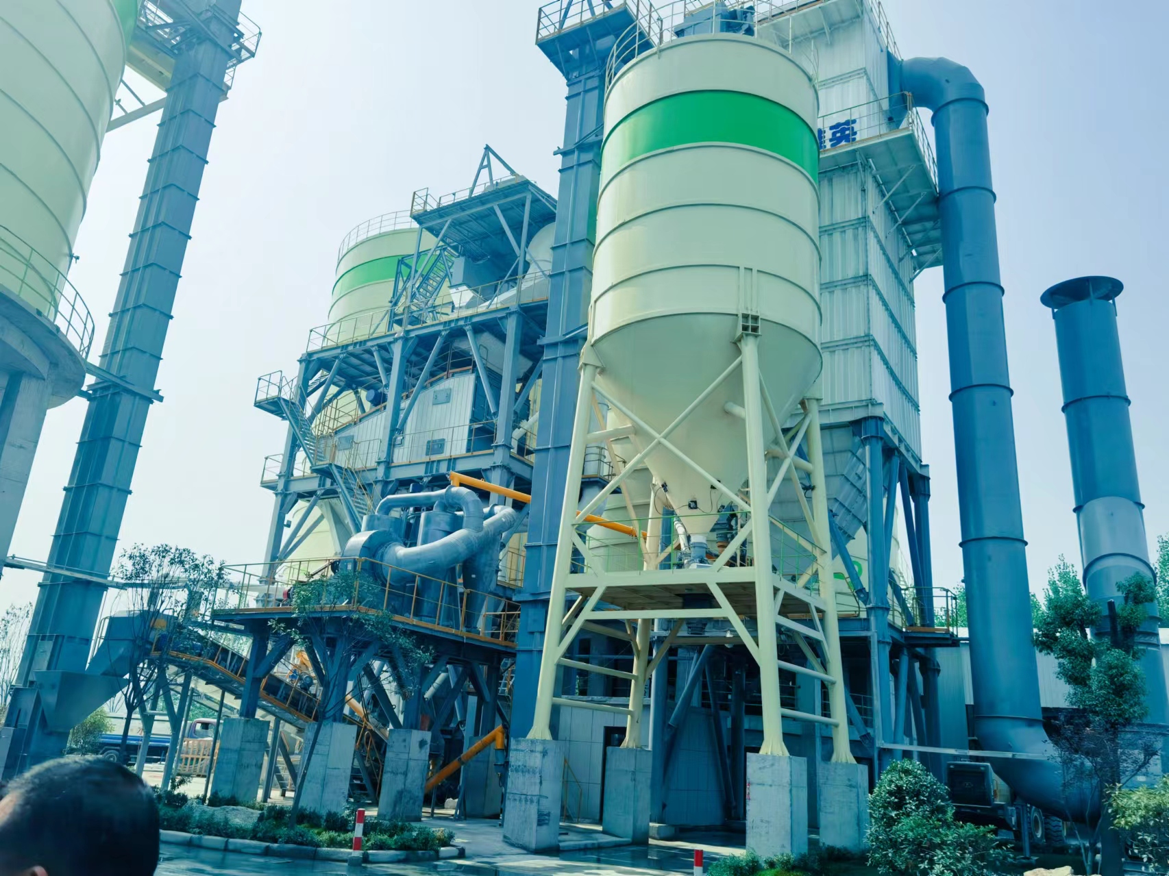 服務客戶，為了客戶，實現價值！